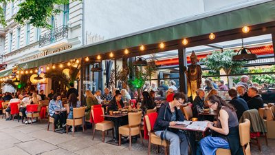 Foto 2: Het terras aan de Oranienburger Straße